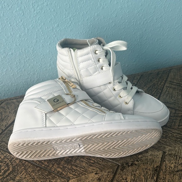 GBG Los Angeles White Quilted Sneakers with Gold Accents - Picture 12 of 13